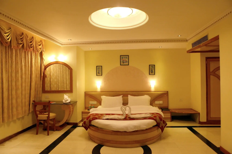 Lords Plaza, Surat
