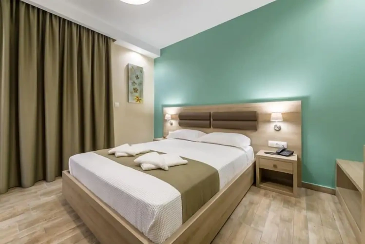 Deluxe Quadruple room