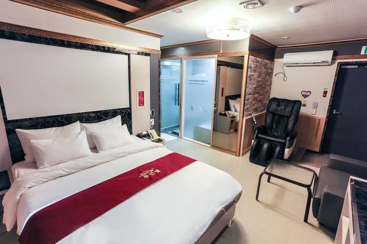 Show Drive In Hotel