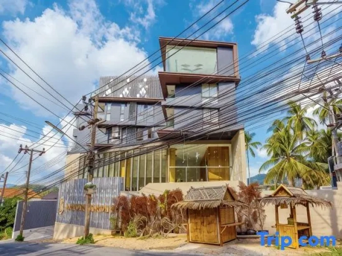 Lovely Apartment with Pool on the roof at Surin Beach