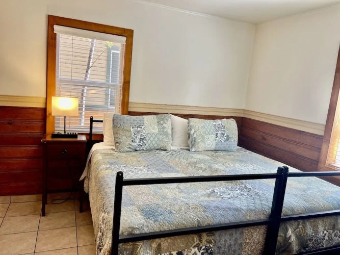 1 Bedroom Standard Double Family room with mountain view