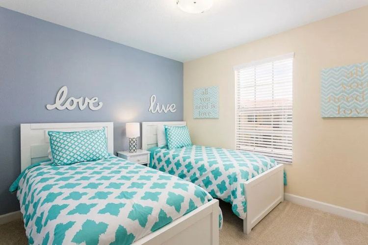 Paradise Palms 2946