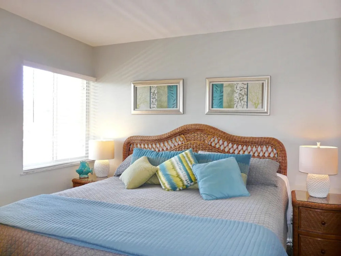 Idyllic Inland Condo With Pool and Beach Access