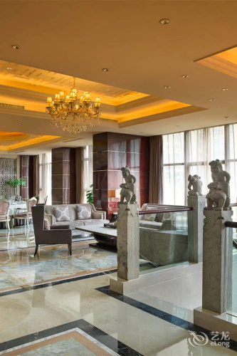 Qujiang International Hotel