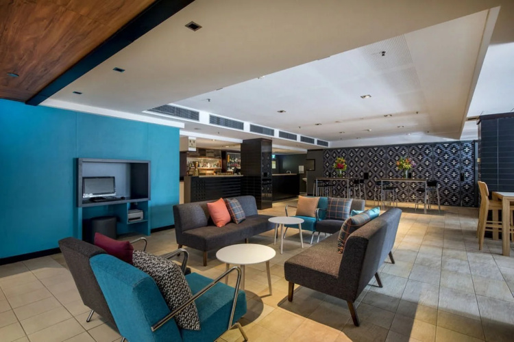 Oaks Perth Hotel