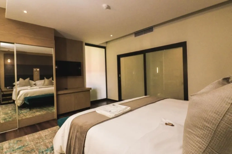 Luxury Suite