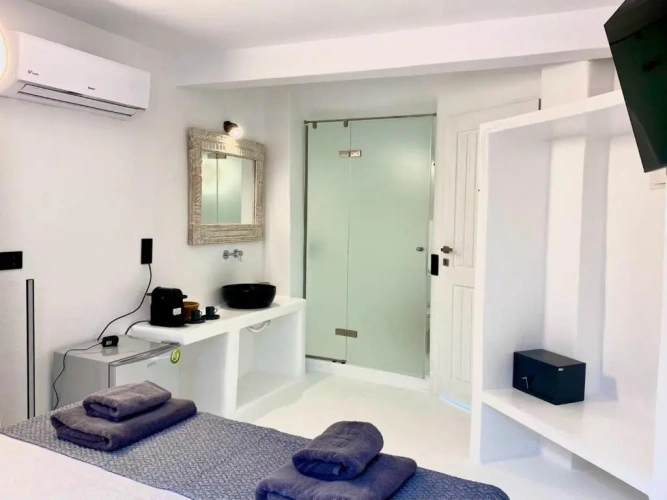 Deluxe Studio