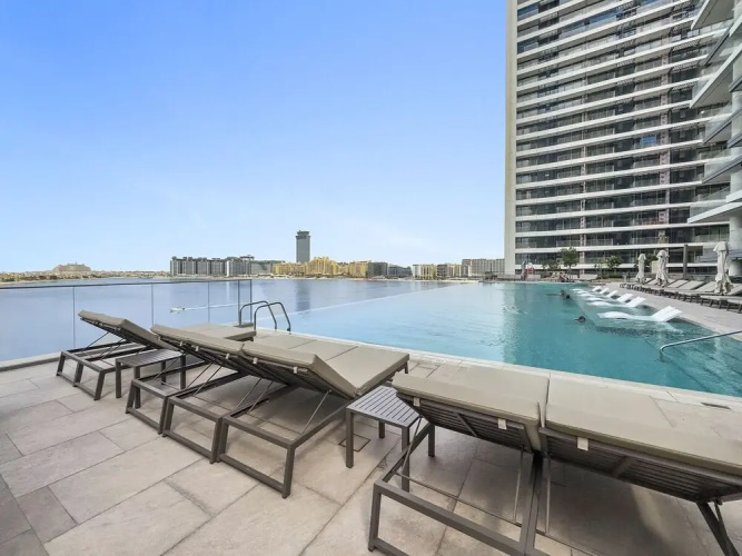 StoneTree - Luxurious 1 BR with Private Beach Access