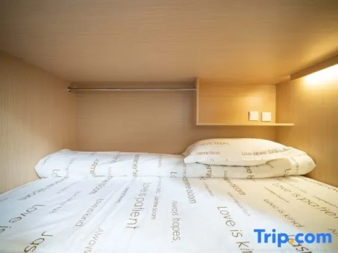 Bed in Dorm (female dorm)