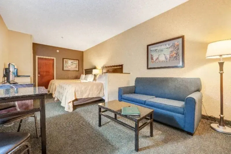 Double Suite with pool view