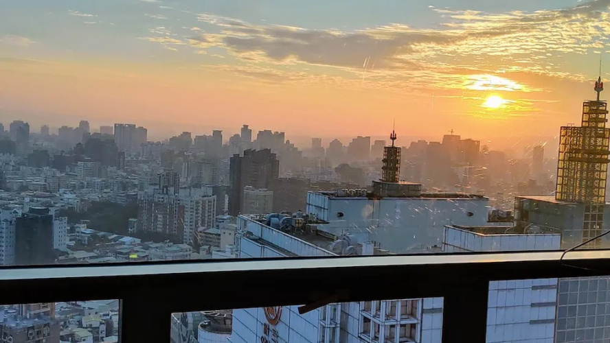 Shana Skyline Hostel