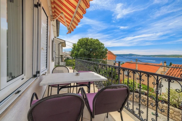 Apartment with balcony