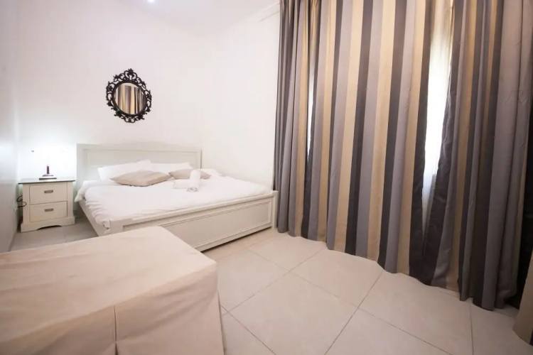 Jonathan hotel in Ben Yehuda