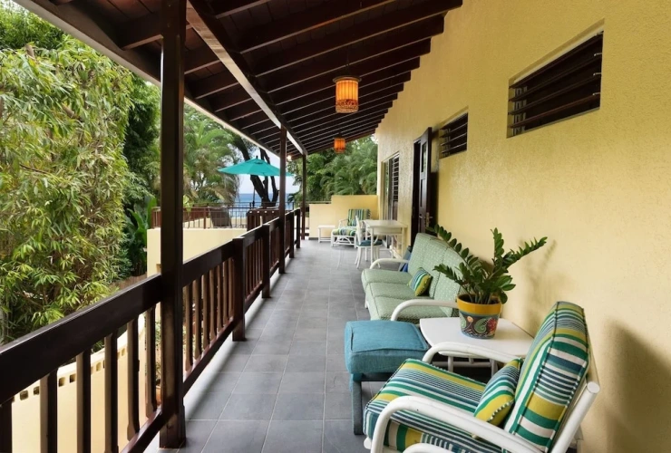 2 Bedrooms Villa