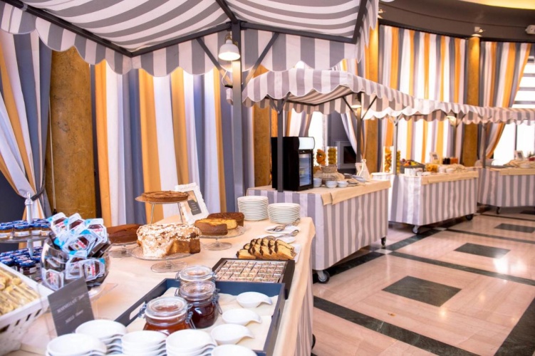 TH Roma - Carpegna Palace Hotel photo 14