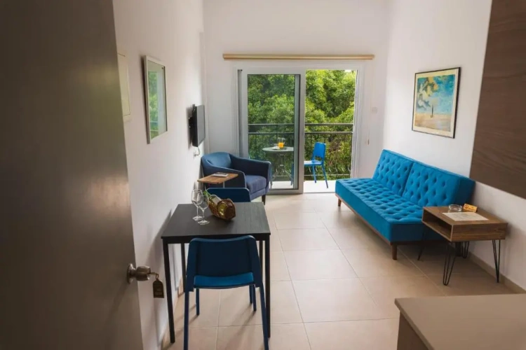 1 Bedroom Apartment with sea view