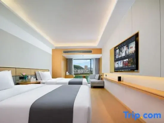 Standard Twin room with river view