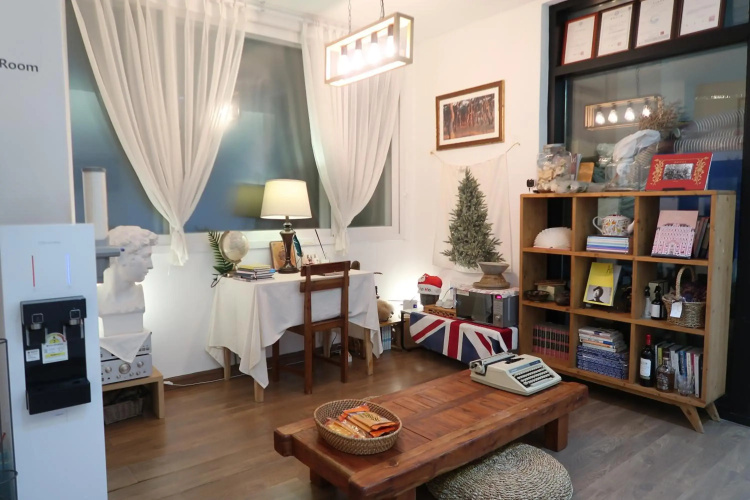 Andong Poong-gyung HOSTEL n LIBRARY