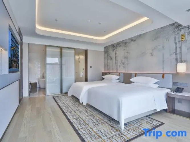 Luxury Family Suite with river view