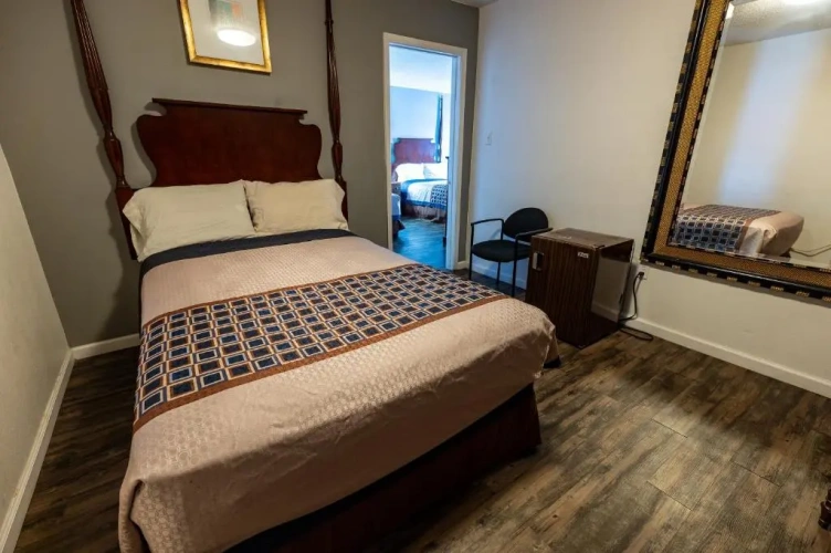 Standard Triple room