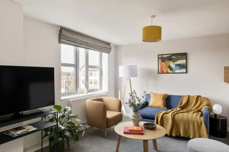 2 Bedrooms Apartment