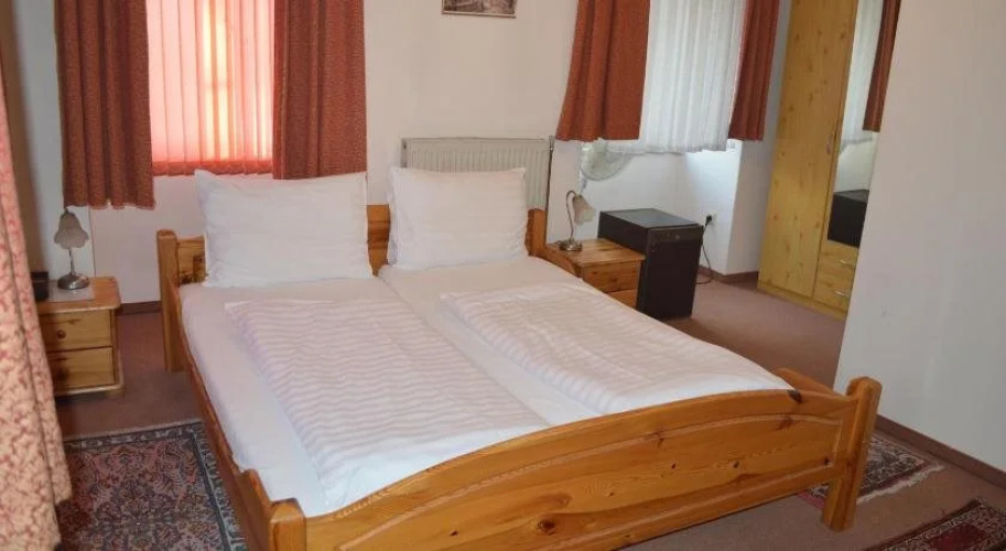 Hotel Pension Walzerstadt