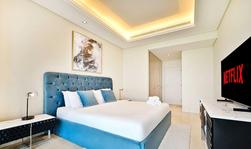 LUX The Elegant Palm Beach Suite