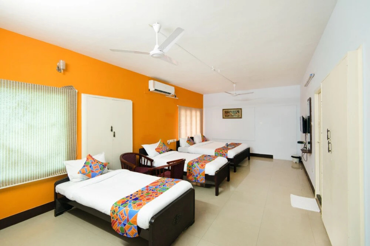 FabHotel T Nagar Chennai Stay