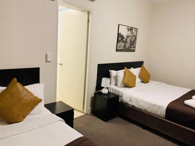 Standard Triple room