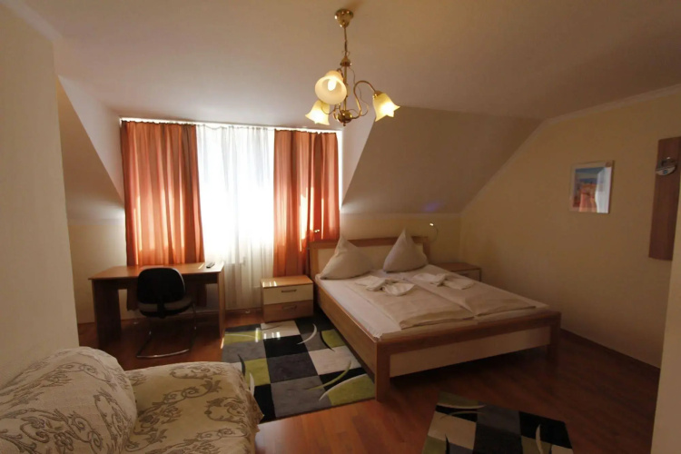 Hotel Restaurant Adria - Stuben