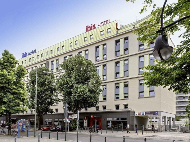 Standard Twin room with city view