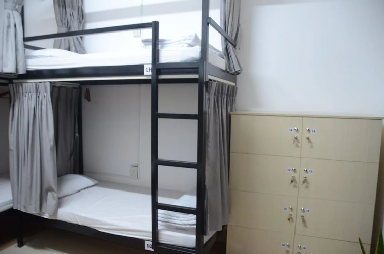 Hy House - Hostel