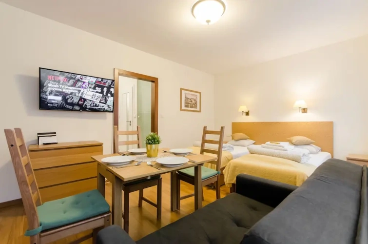 2 Bedrooms Apartment