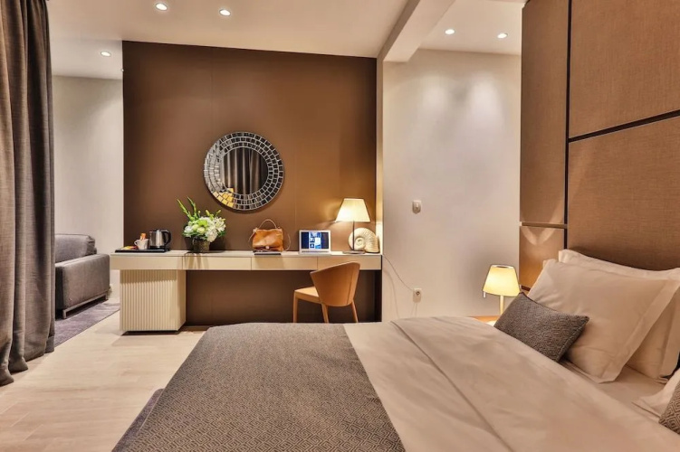 Avanti Hotel & Spa