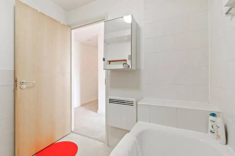 Spacious 2bdr Apt for 4p, Near Trendy Hackney