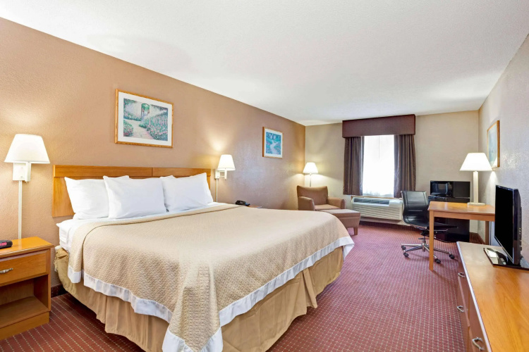 Days Inn Charleston East