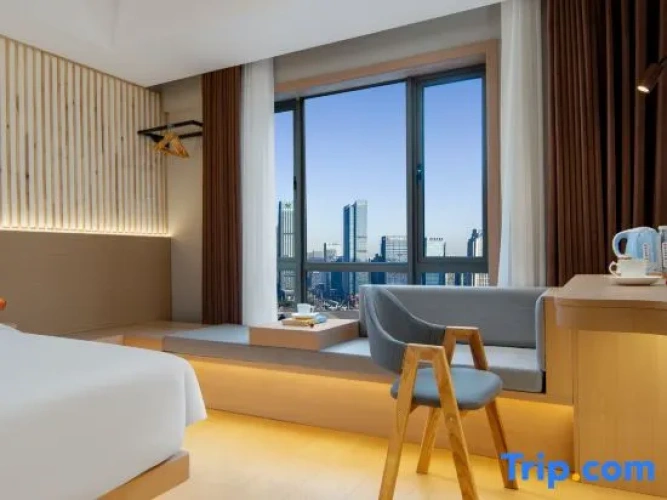 Standard Double room with city view