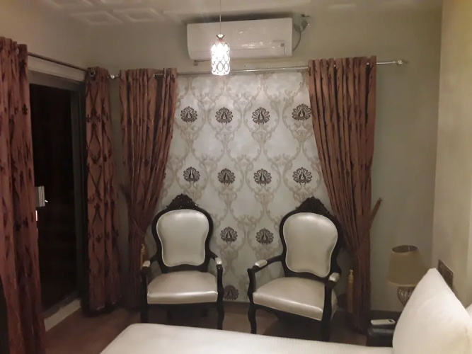luxes Inn