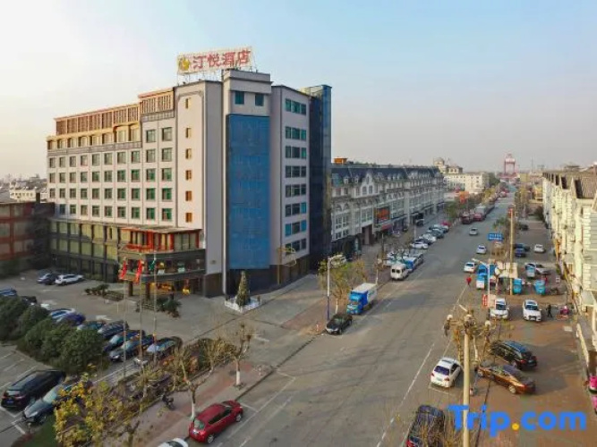 Tingyue Hotel