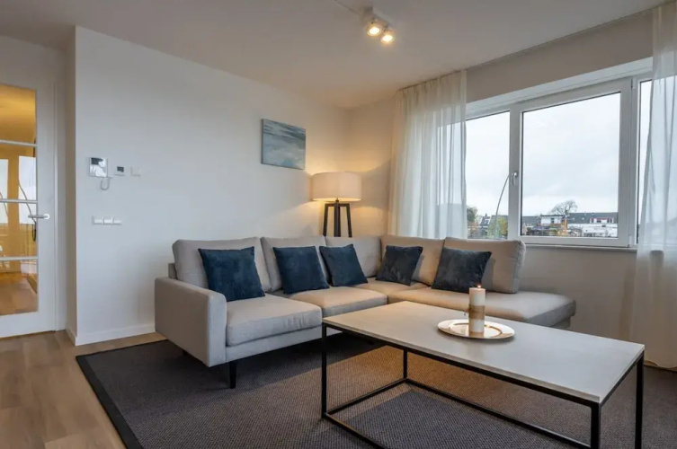 Apartment With Beautiful Views