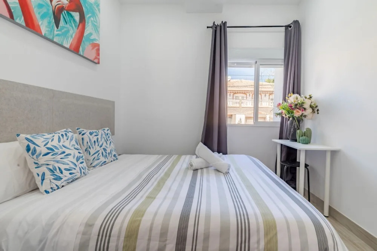 AYZ Silvela - Auto check-in property