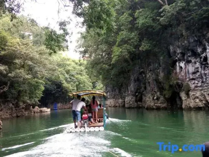 Junhao Nongjia Hotel