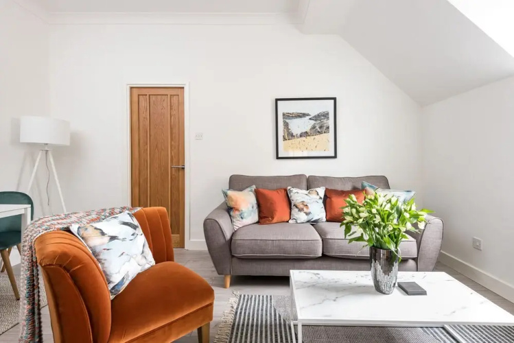 Feversham House