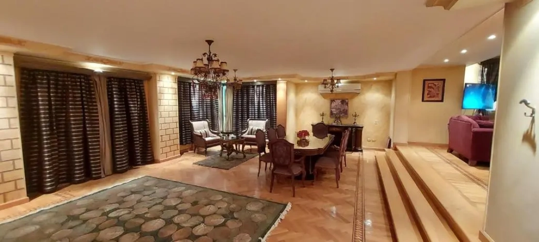 3 Bedrooms Apartment