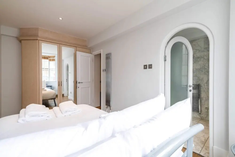 Serviced Chelsea Flat