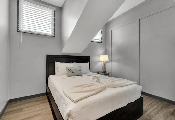 2 Bedrooms Apartment