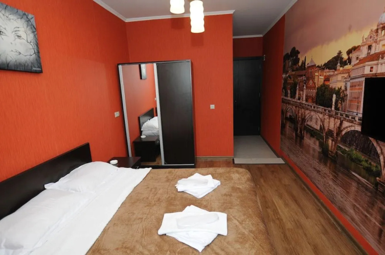 Hotel White