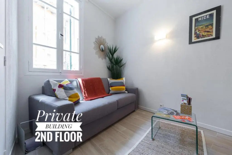 Private Building, 4 Apts, Unique at Nice - Old Town