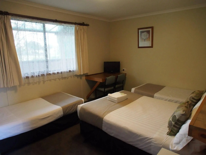 Majestic Motel