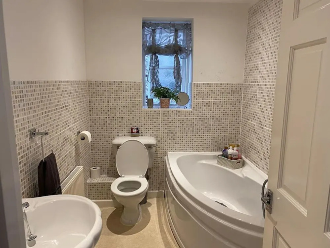 Apartment - Sleeps 2 - Pet Friendly - Parking